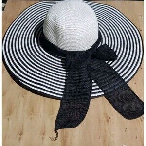 Generic Womens Floppy Wide Brim Beach Hat  Black/Natural  EUC